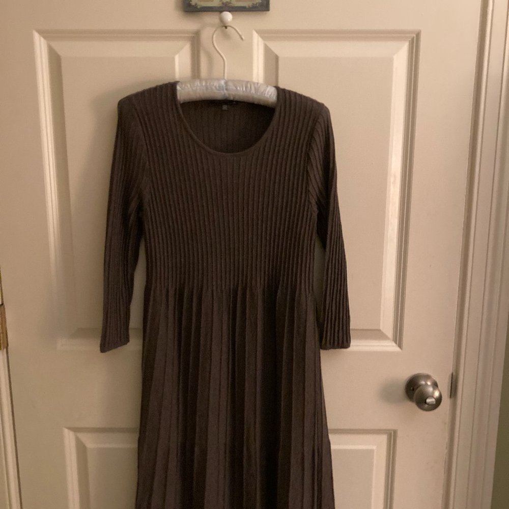 Eileen Fisher 100 % brown wool dress, excellent condition, XS